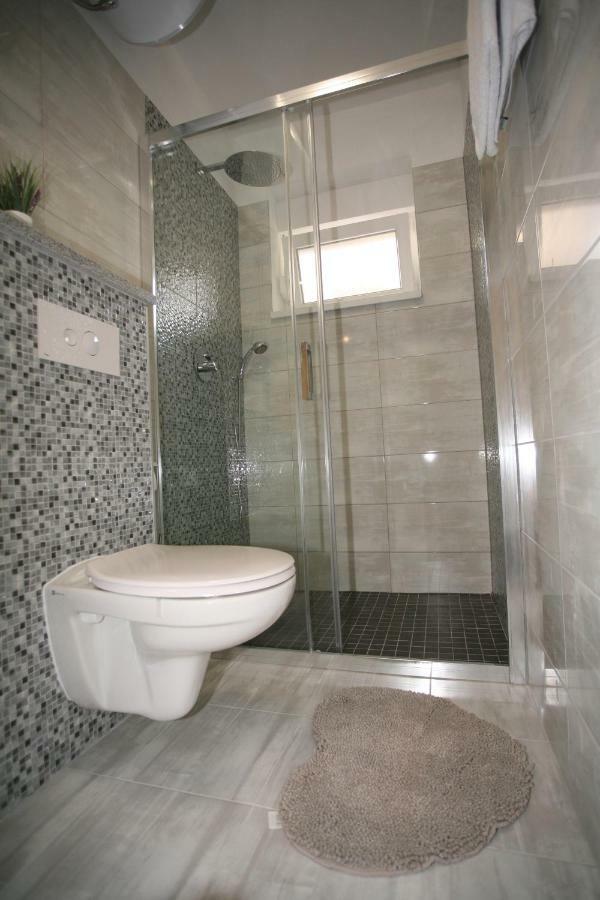 Apartman Fantasy Apartment โตรกีร์ ภายนอก รูปภาพ