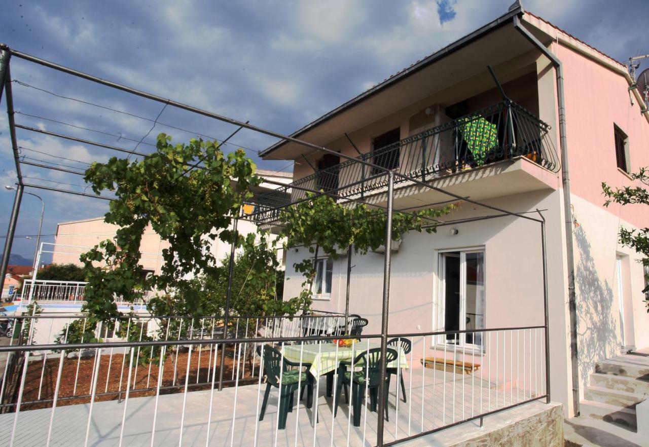 Apartman Fantasy Apartment โตรกีร์ ภายนอก รูปภาพ