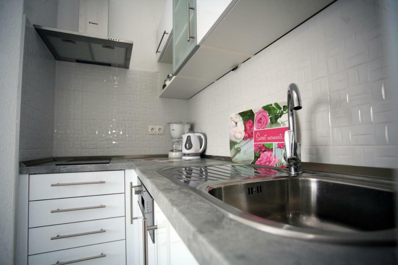 Apartman Fantasy Apartment โตรกีร์ ภายนอก รูปภาพ