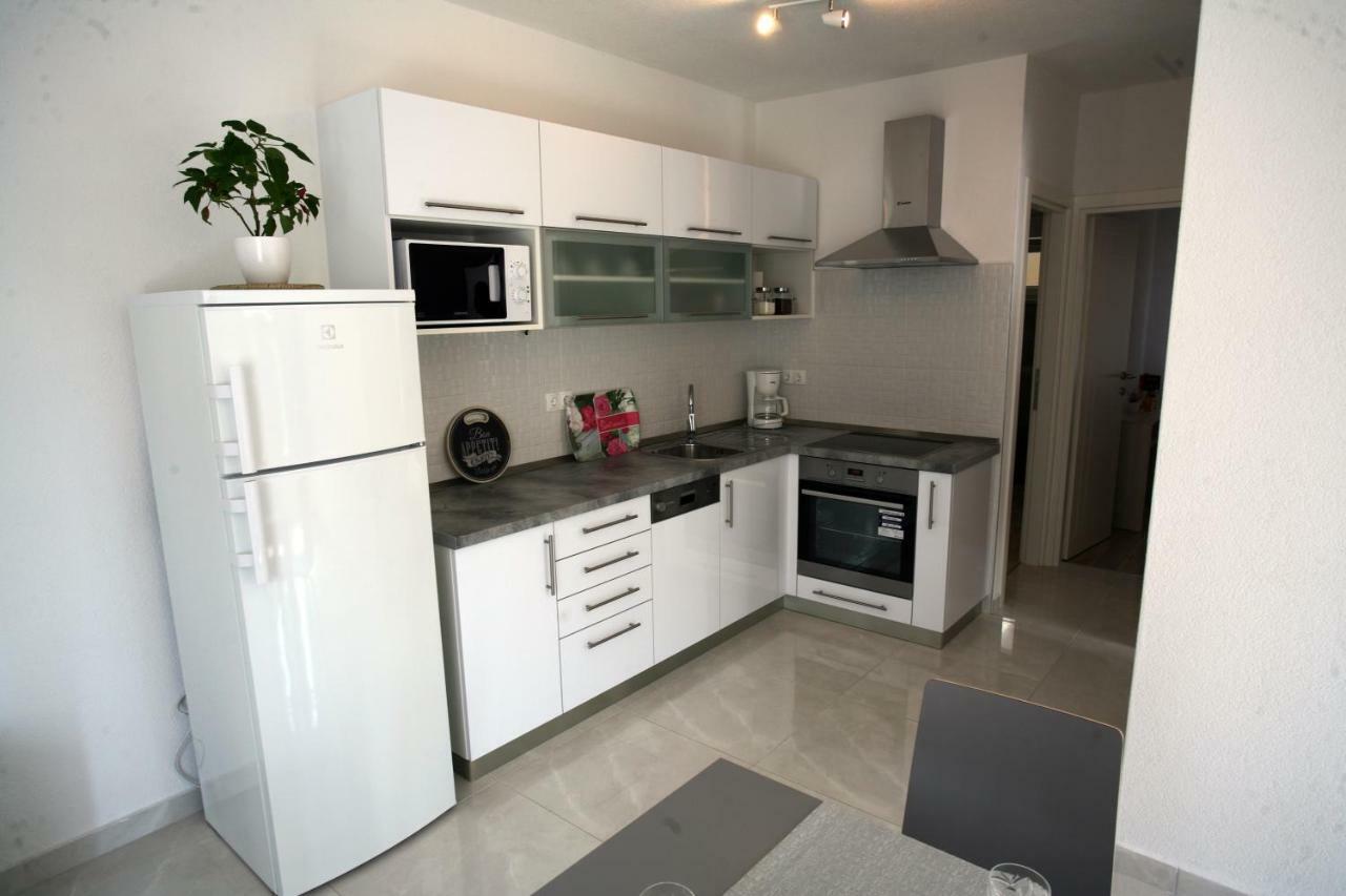 Apartman Fantasy Apartment โตรกีร์ ภายนอก รูปภาพ