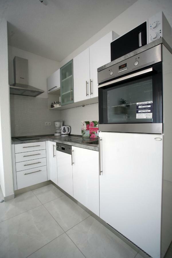 Apartman Fantasy Apartment โตรกีร์ ภายนอก รูปภาพ